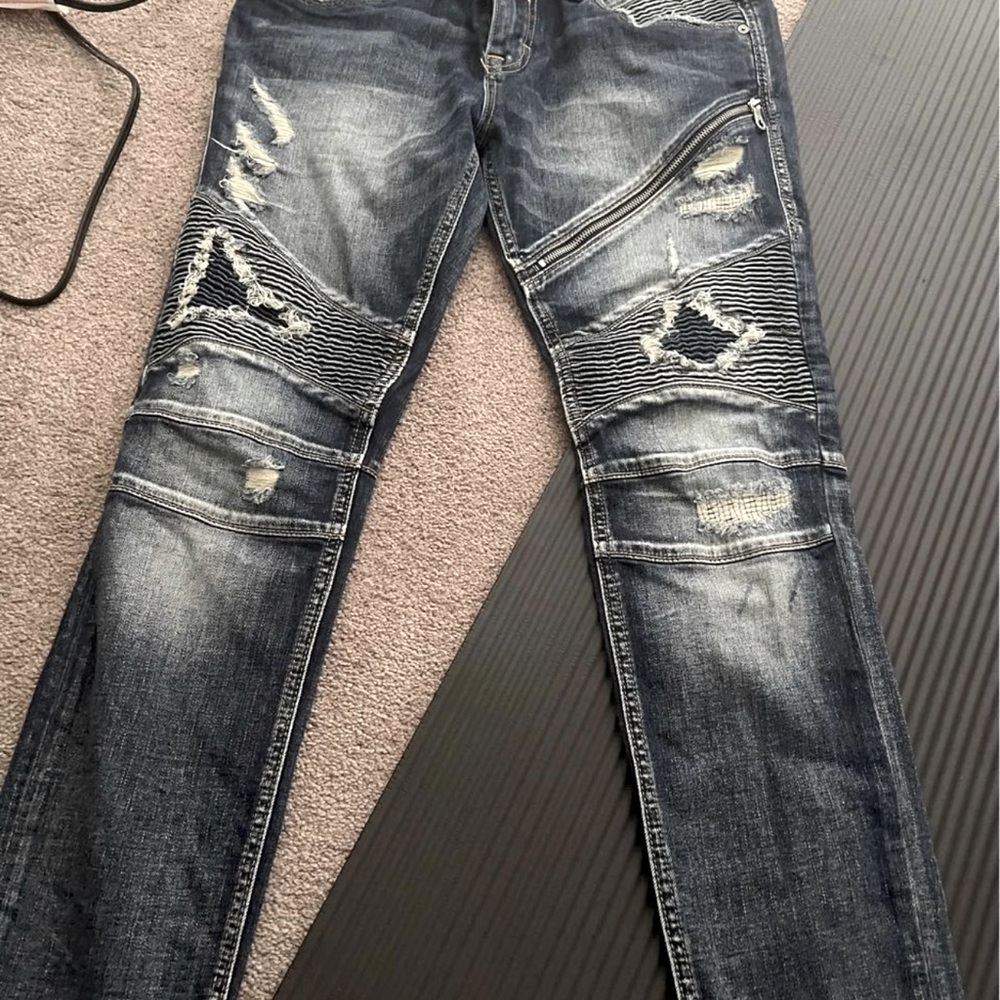 Rock Revival jeans lightly used 32x32 skinny. In great shape.